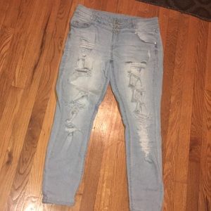 Ripped high waisted jeans